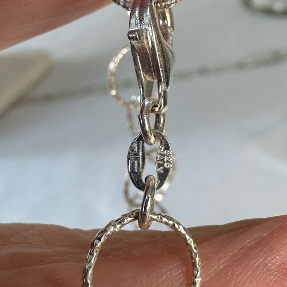 Dainty sparkly 925 Italy silver circles necklace - Picture 5 of 6